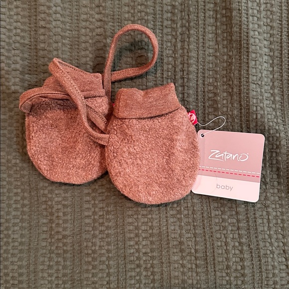 NWTZutano Baby Mittens - Picture 1 of 3
